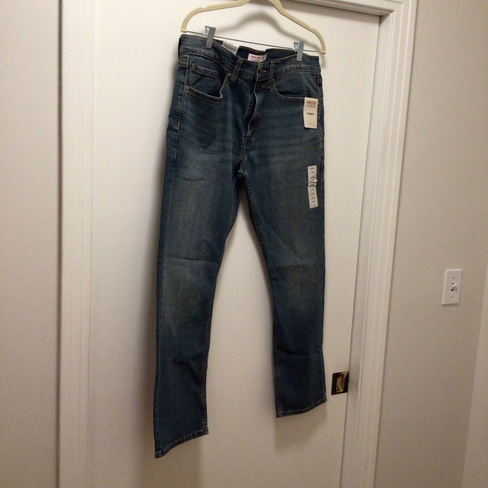 Mens NWT Signature Levi Strauss Straight Jeans
